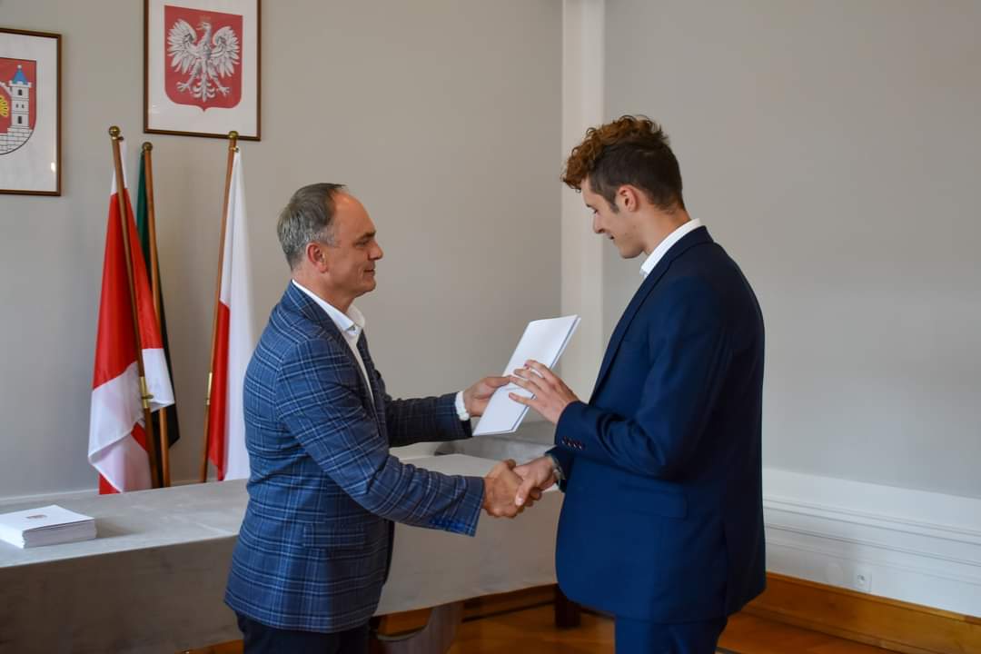 ZE STYPENDIAMI BURMISTRZA POLKOWIC
